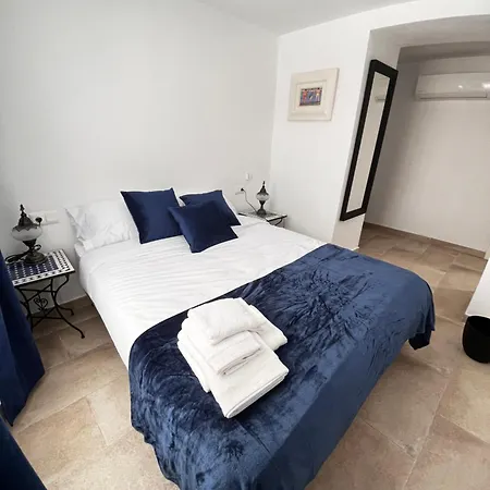 Shanti's Andalusian Málaga