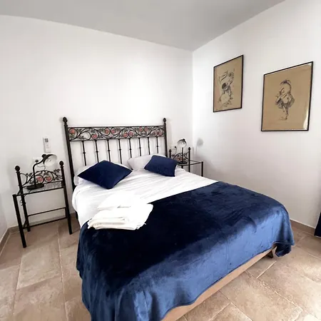 Shanti's Andalusian Apartment Malaga