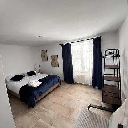 Shanti's Andalusian Apartment *